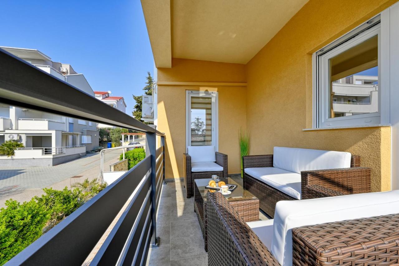 Apartman Michael / Novalja / Zrce Bagian luar foto