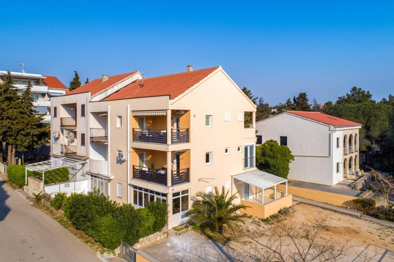 Apartman Michael / Novalja / Zrce Bagian luar foto